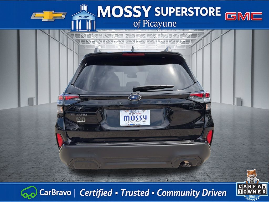 Used 2025 Subaru Forester Premium AWD/4WD image 5