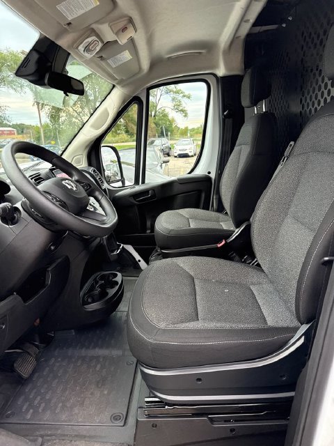 Used 2025 RAM ProMaster 2500 w/ U-Haul Equipment Group FWD image 8