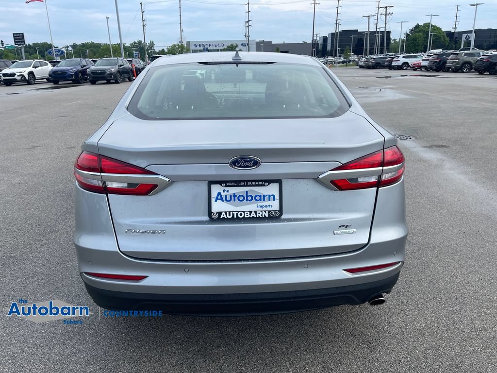 Used 2020 Ford Fusion SE FWD image 4