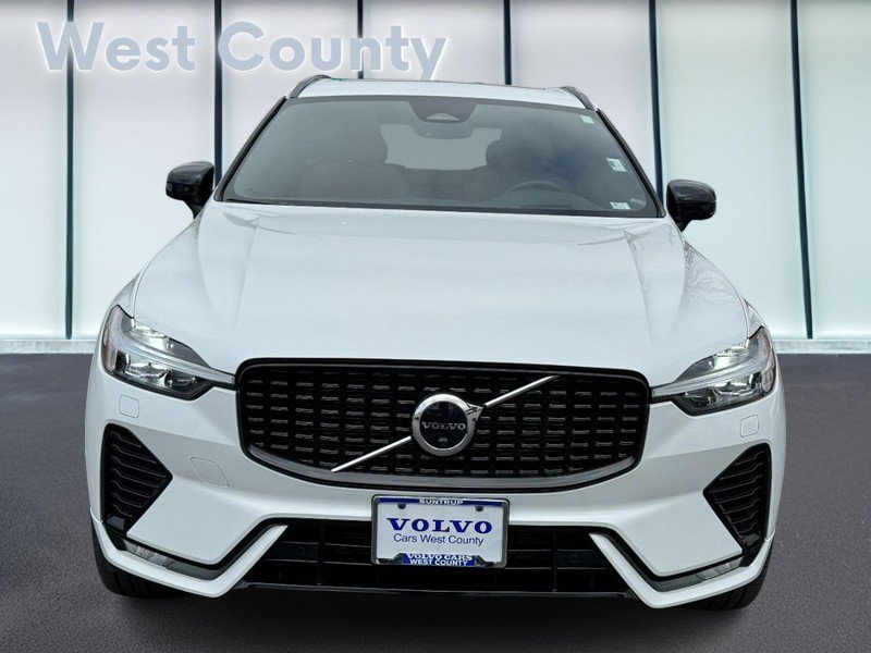 Certified 2023 Volvo XC60 B6 Ultimate w/ Protection Package Premier image 10