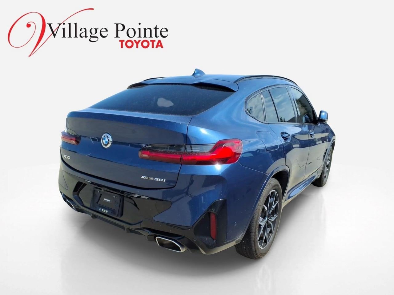 Used 2022 BMW X4 xDrive30i w/ M Sport Package 2 AWD/4WD image 4