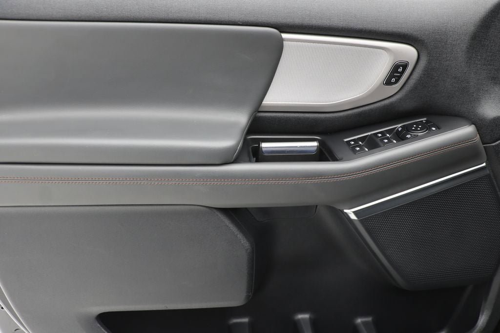 Used 2025 Ford Expedition Active AWD/4WD image 15