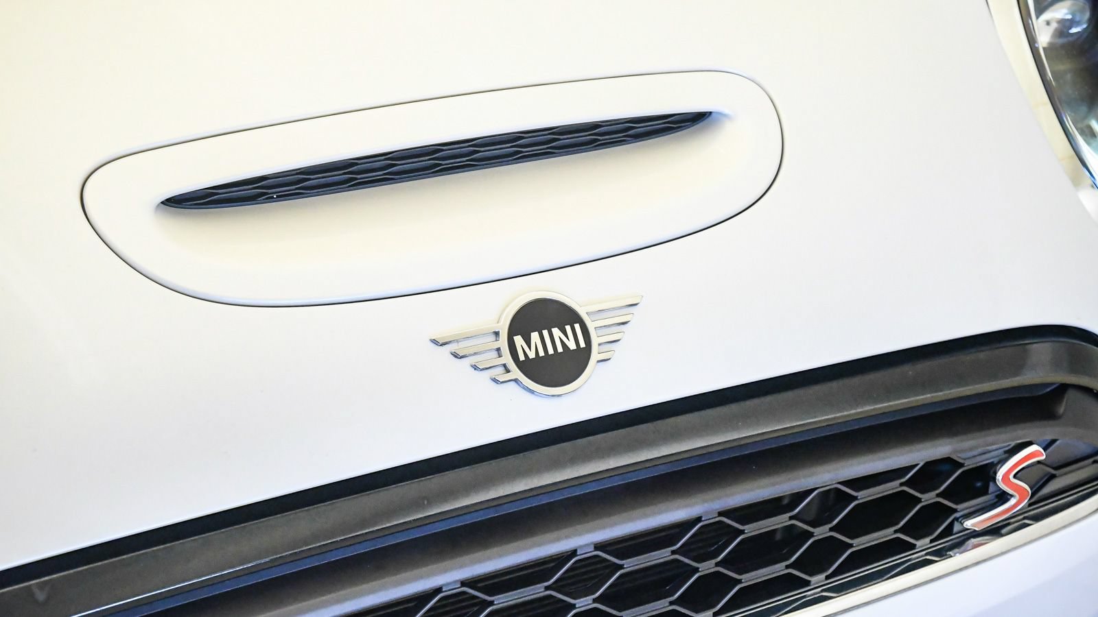 Certified 2024 MINI Cooper S w/ Signature Upholstery Package FWD image 8