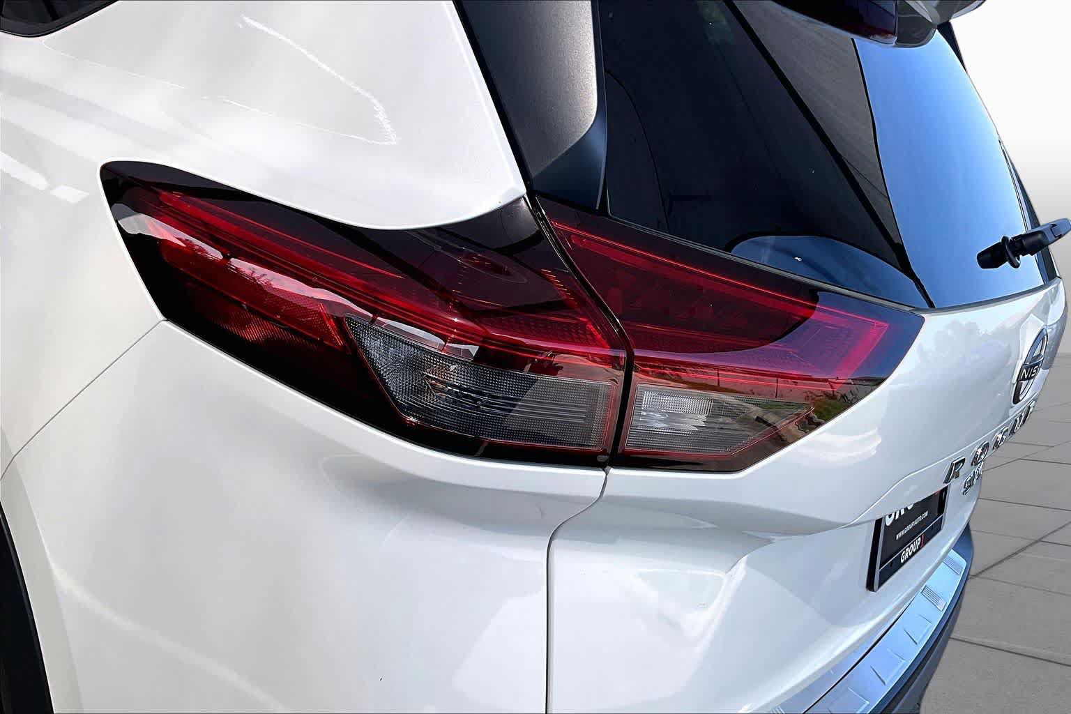 Used 2023 Nissan Rogue SV AWD/4WD image 28