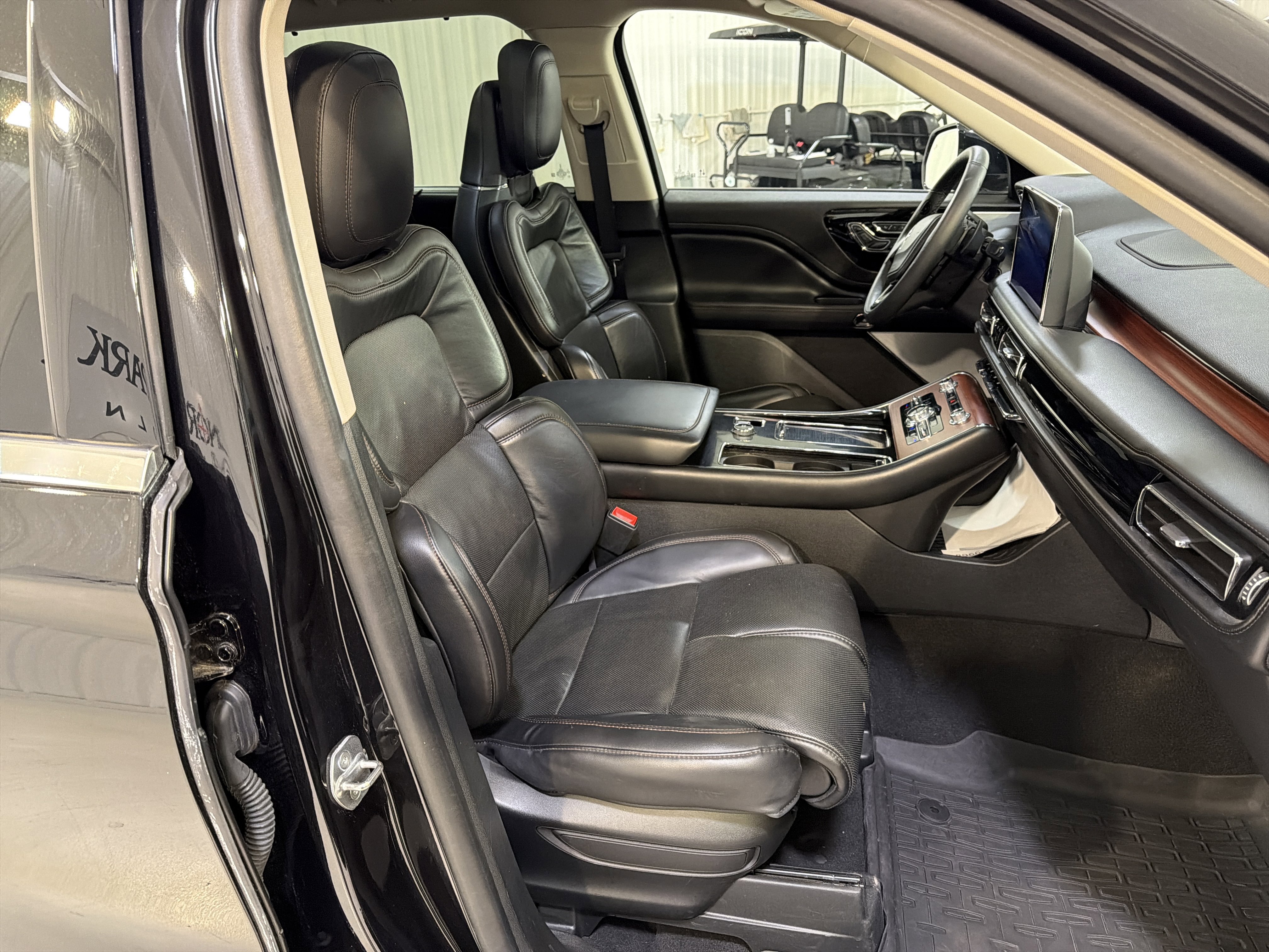 Used 2023 Lincoln Aviator Grand Touring w/ Equipment Group 301A image 13