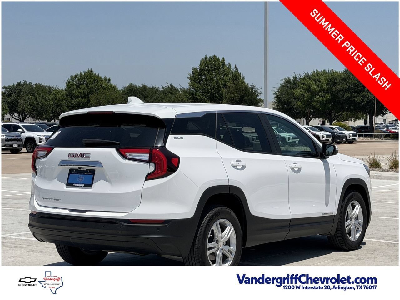 Certified 2024 GMC Terrain SLE w/ Fleet Convenience Package FWD image 4