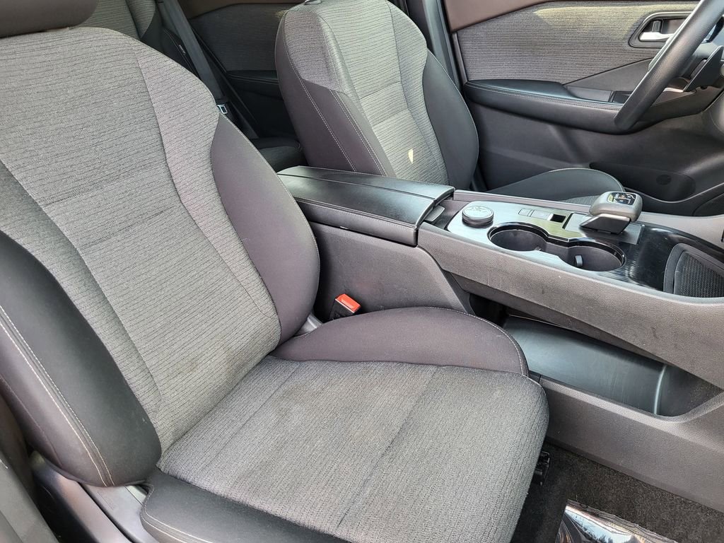 Used 2023 Nissan Rogue SV image 17