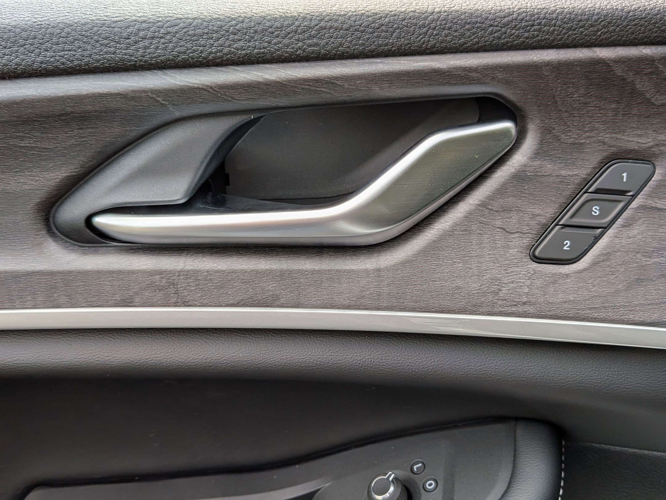 New 2025 Jeep Grand Cherokee Limited w/ Black Appearance Package image 12