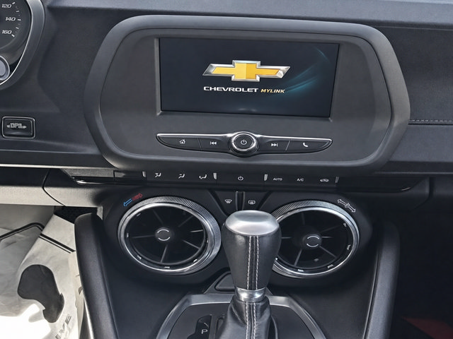 Used 2018 Chevrolet Camaro LT RWD image 17
