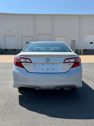 Used 2014 Toyota Camry SE FWD image 5