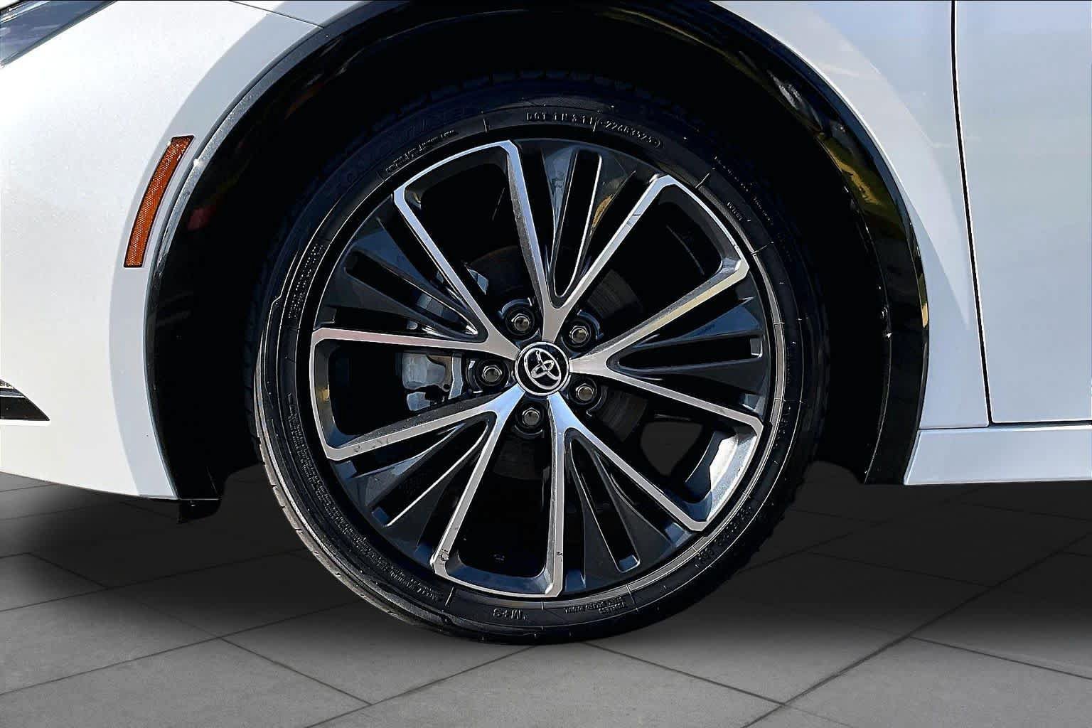 Certified 2026 Toyota Prius XLE FWD image 10
