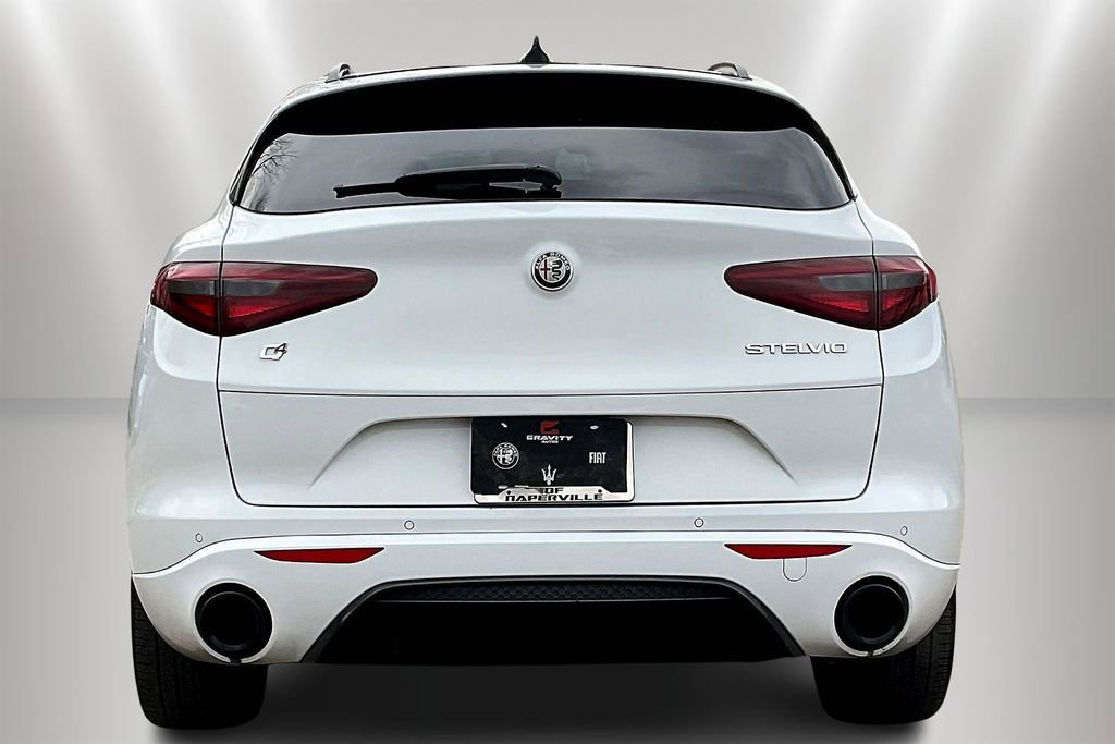 Used 2023 Alfa Romeo Stelvio Veloce image 5
