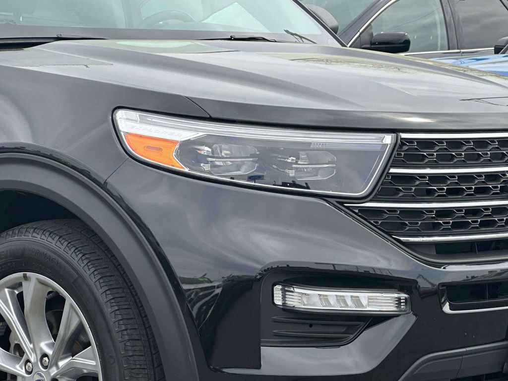Used 2022 Ford Explorer XLT w/ Equipment Group 202A image 7