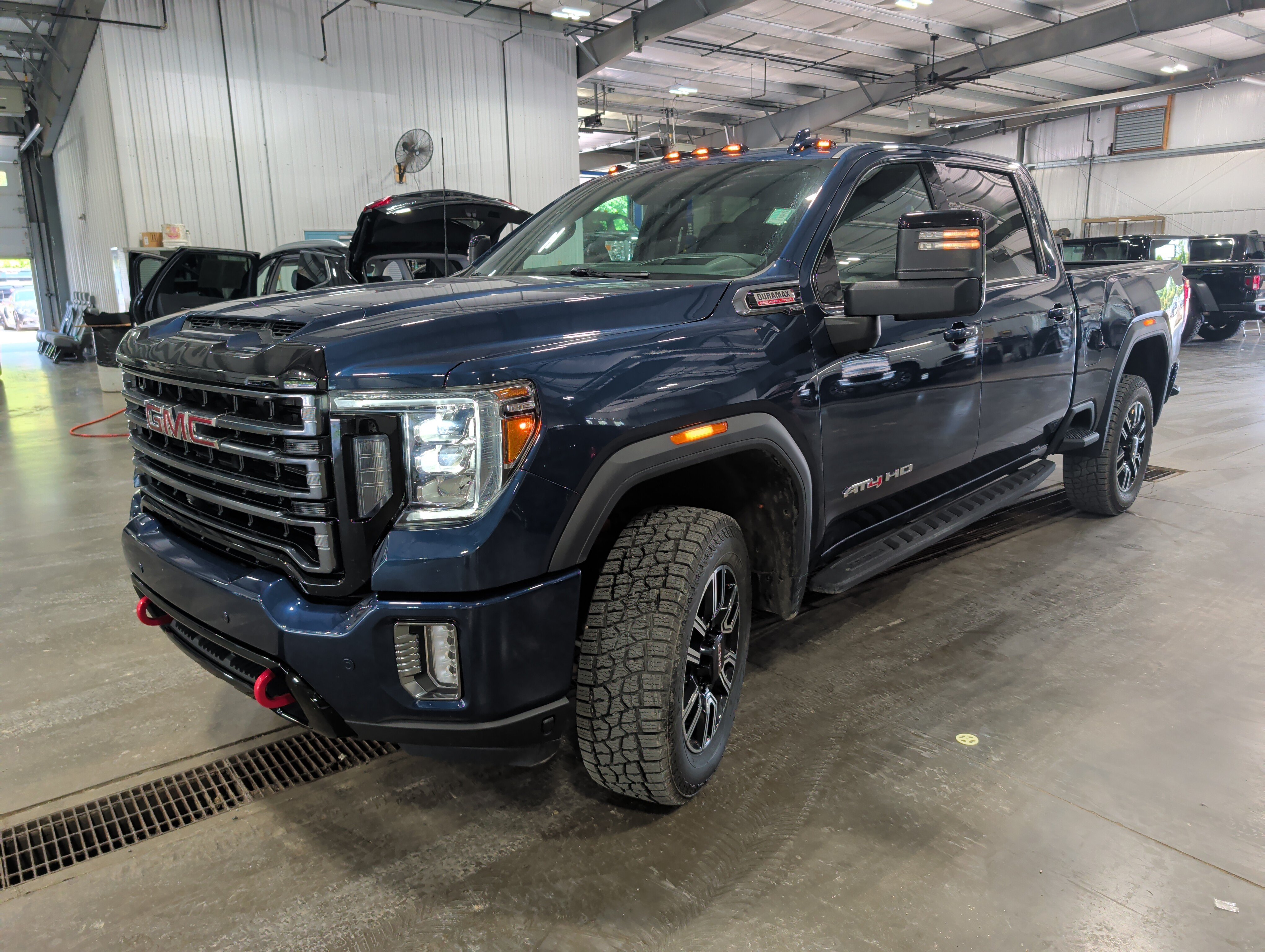 Used 2023 GMC Sierra 2500 AT4 w/ AT4 Premium Plus Package AWD/4WD image 6