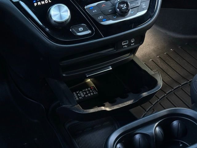 Used 2020 Chrysler Pacifica Touring w/ Advanced Safetytec Group image 22