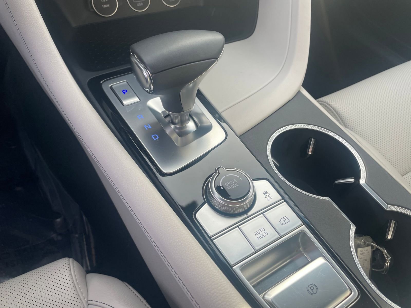 Used 2025 Genesis G70 2.5T image 41