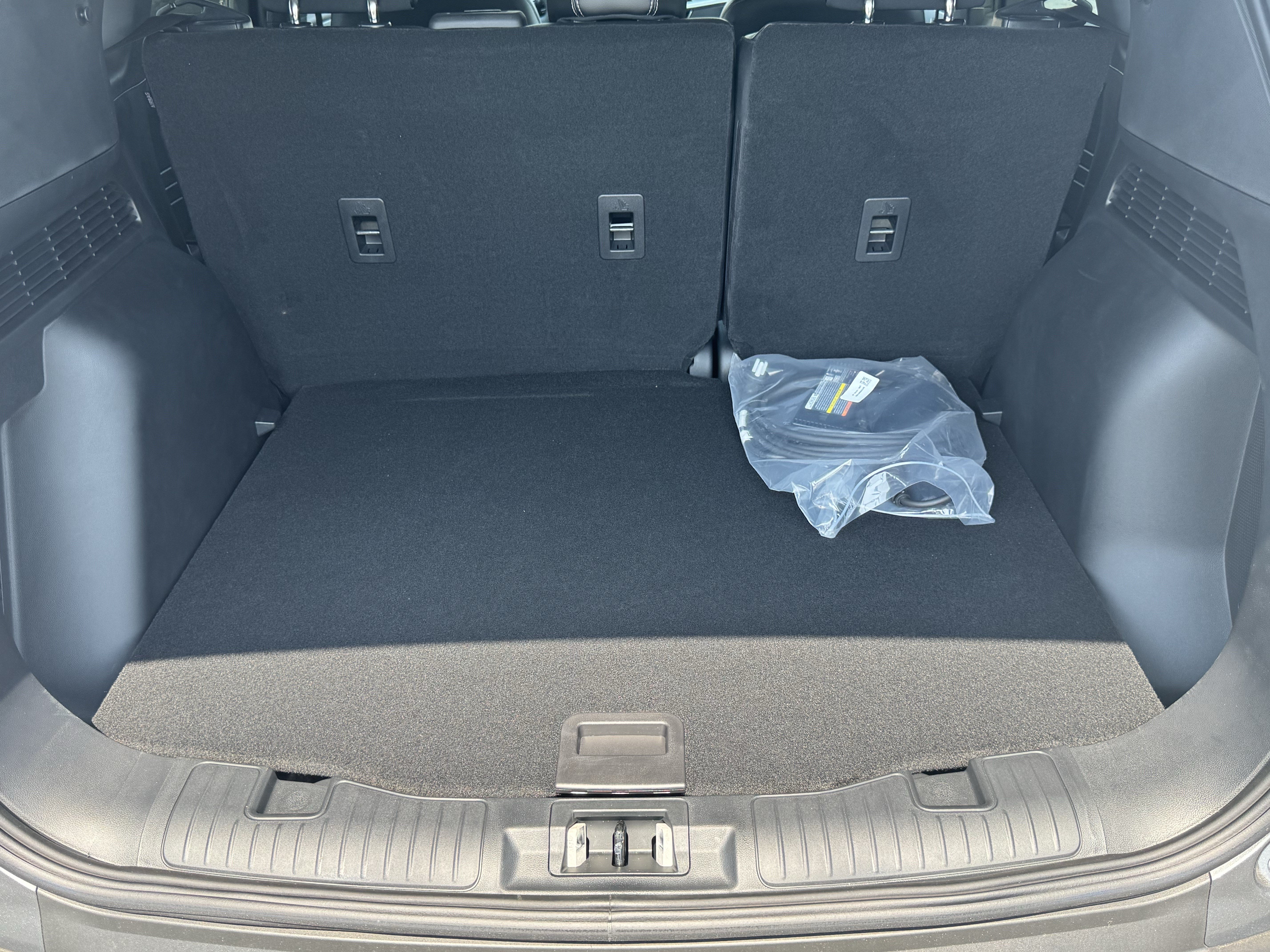 Used 2025 Ford Escape SE w/ PHEV Premium Package FWD image 26