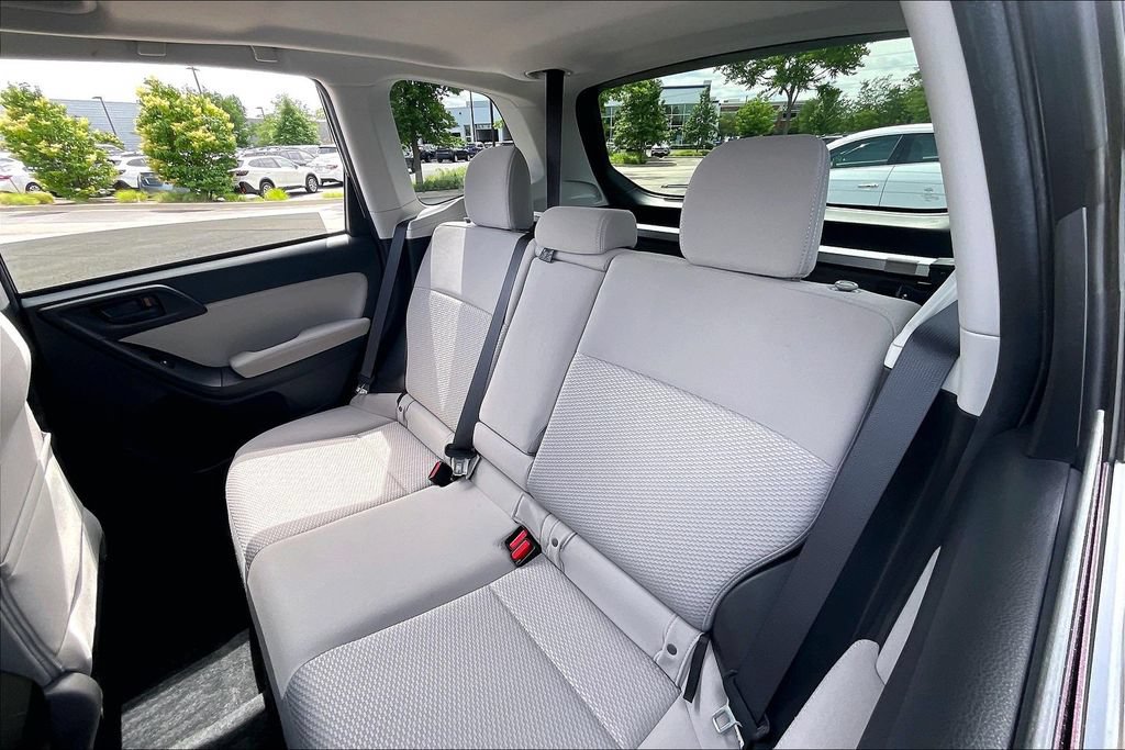 Used 2014 Subaru Forester 2.5i Premium w/ All-Weather Package AWD/4WD image 29