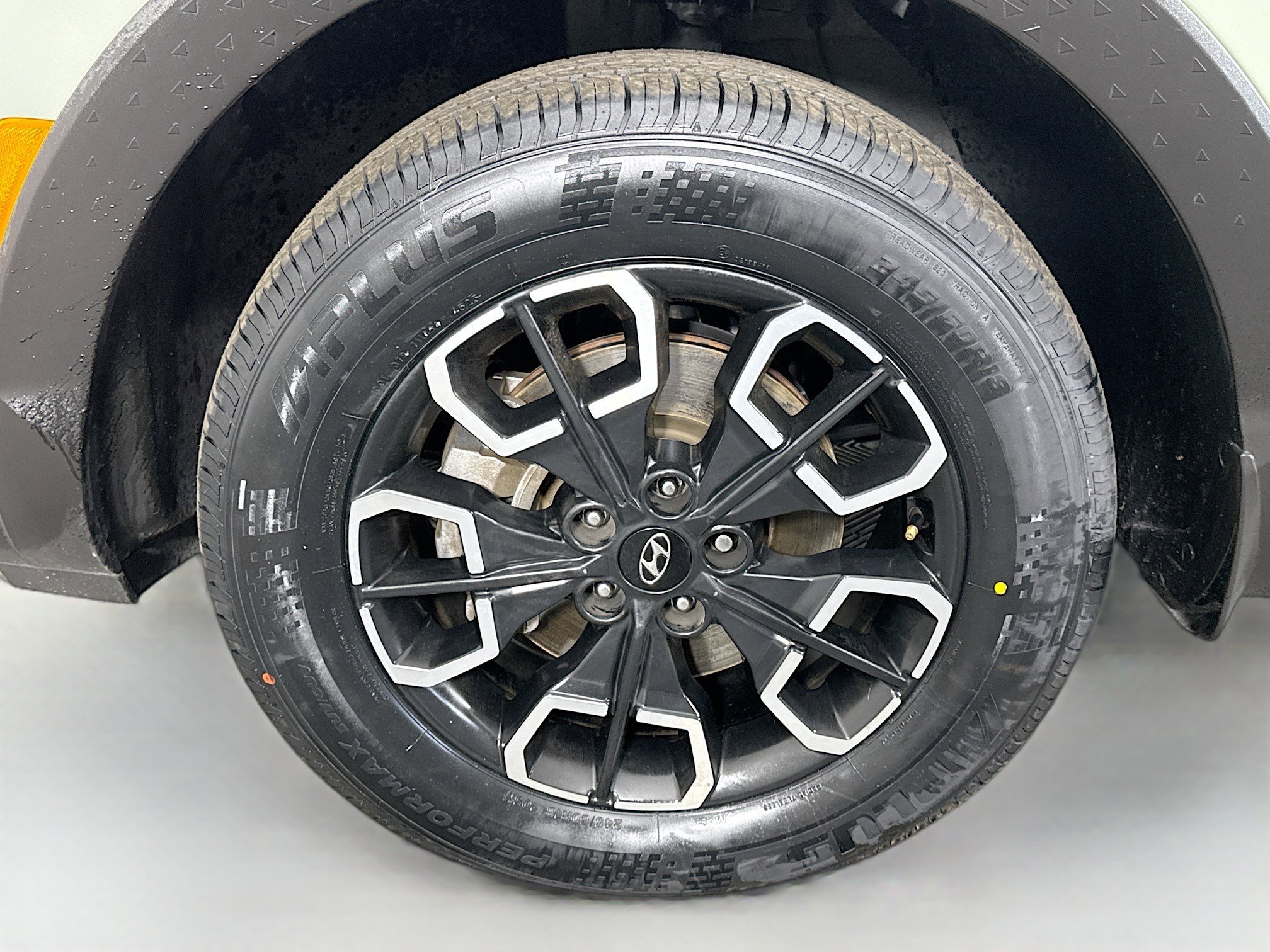 Used 2023 Hyundai Santa Cruz SE image 37