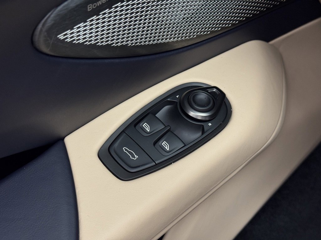 New 2026 Aston Martin V8 Vantage Roadster image 14