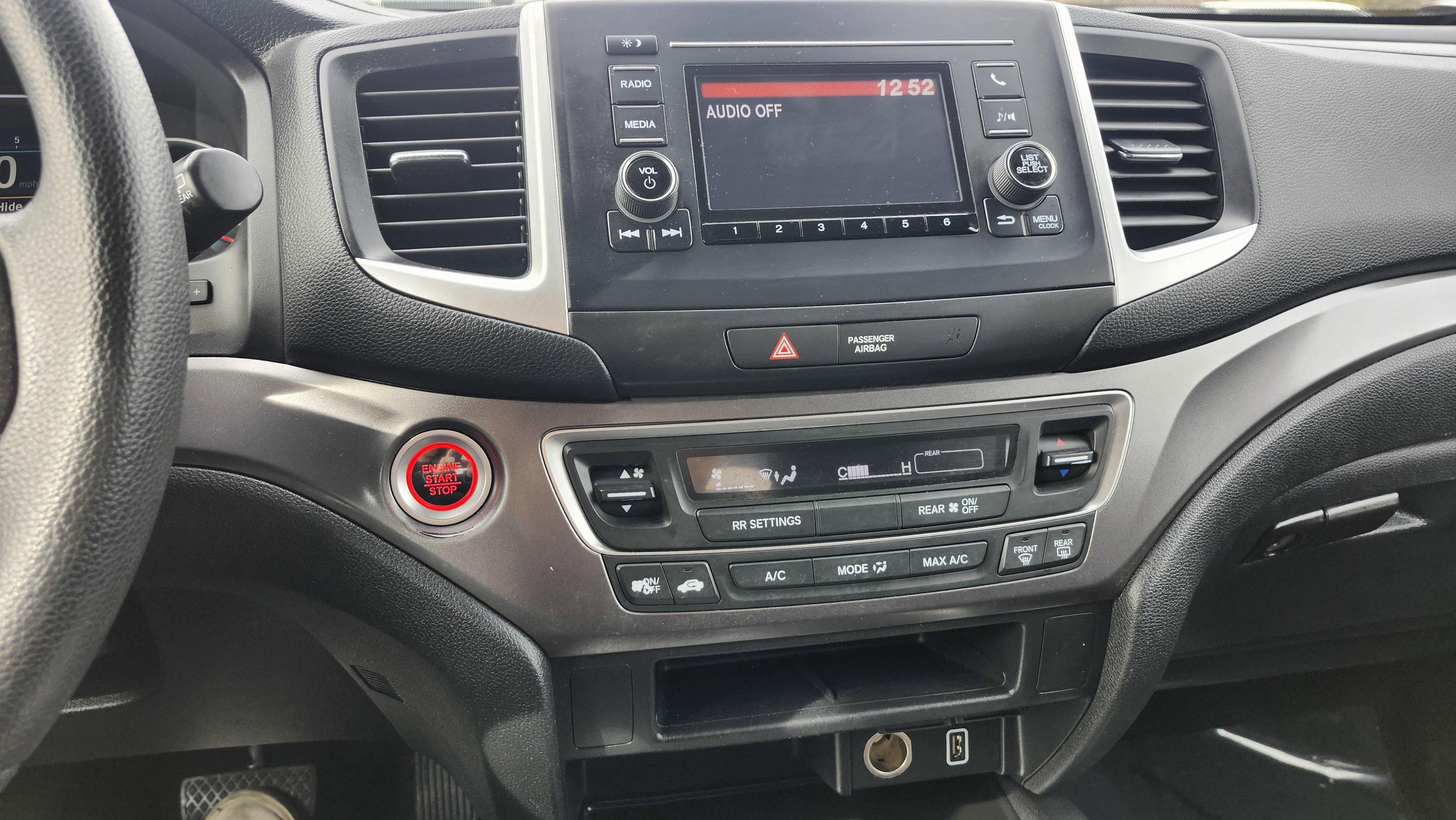 Used 2020 Honda Pilot LX image 27