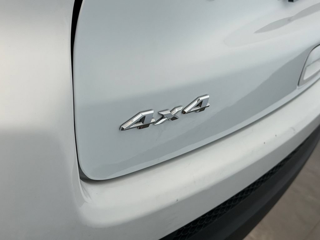 Used 2024 Jeep Compass Latitude AWD/4WD image 11