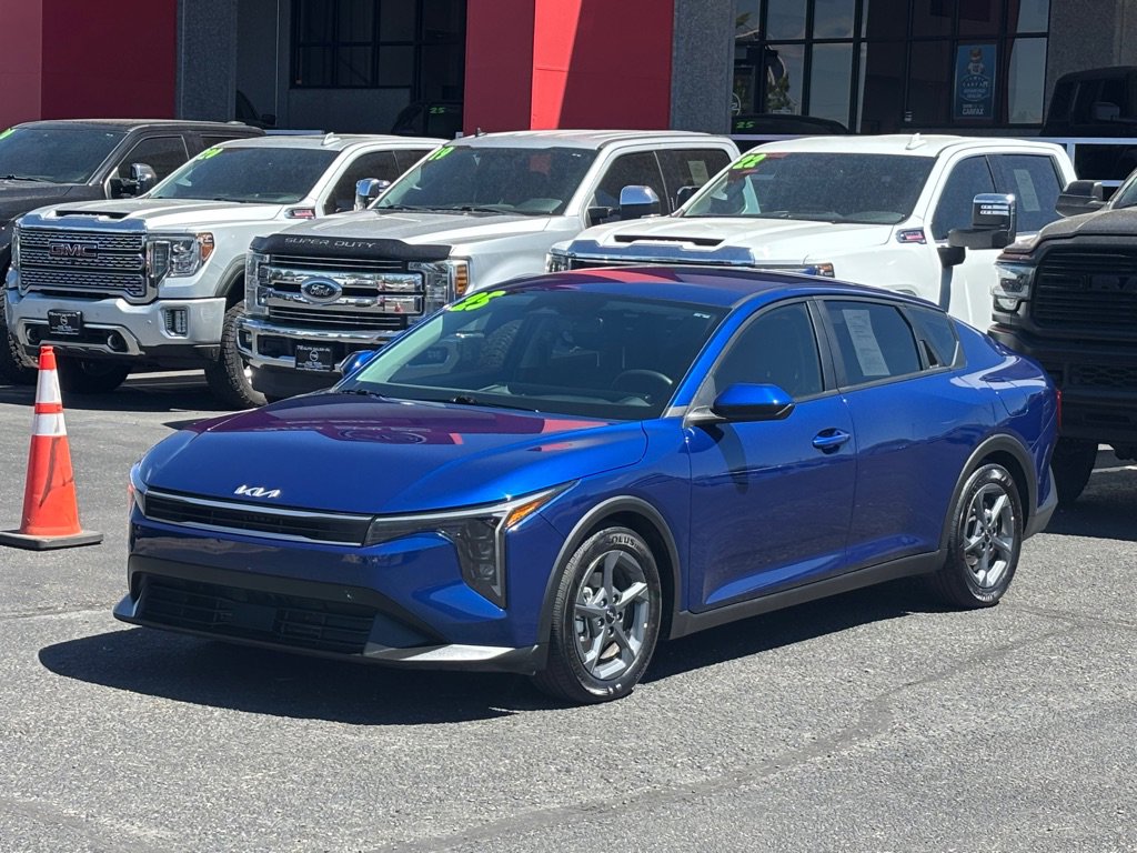 Used 2025 Kia K4 LX FWD image 1
