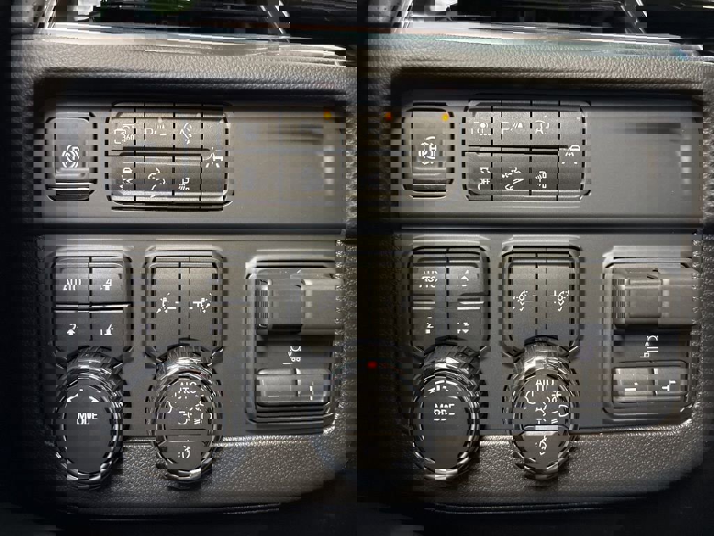 New 2026 Chevrolet Suburban Premier image 34