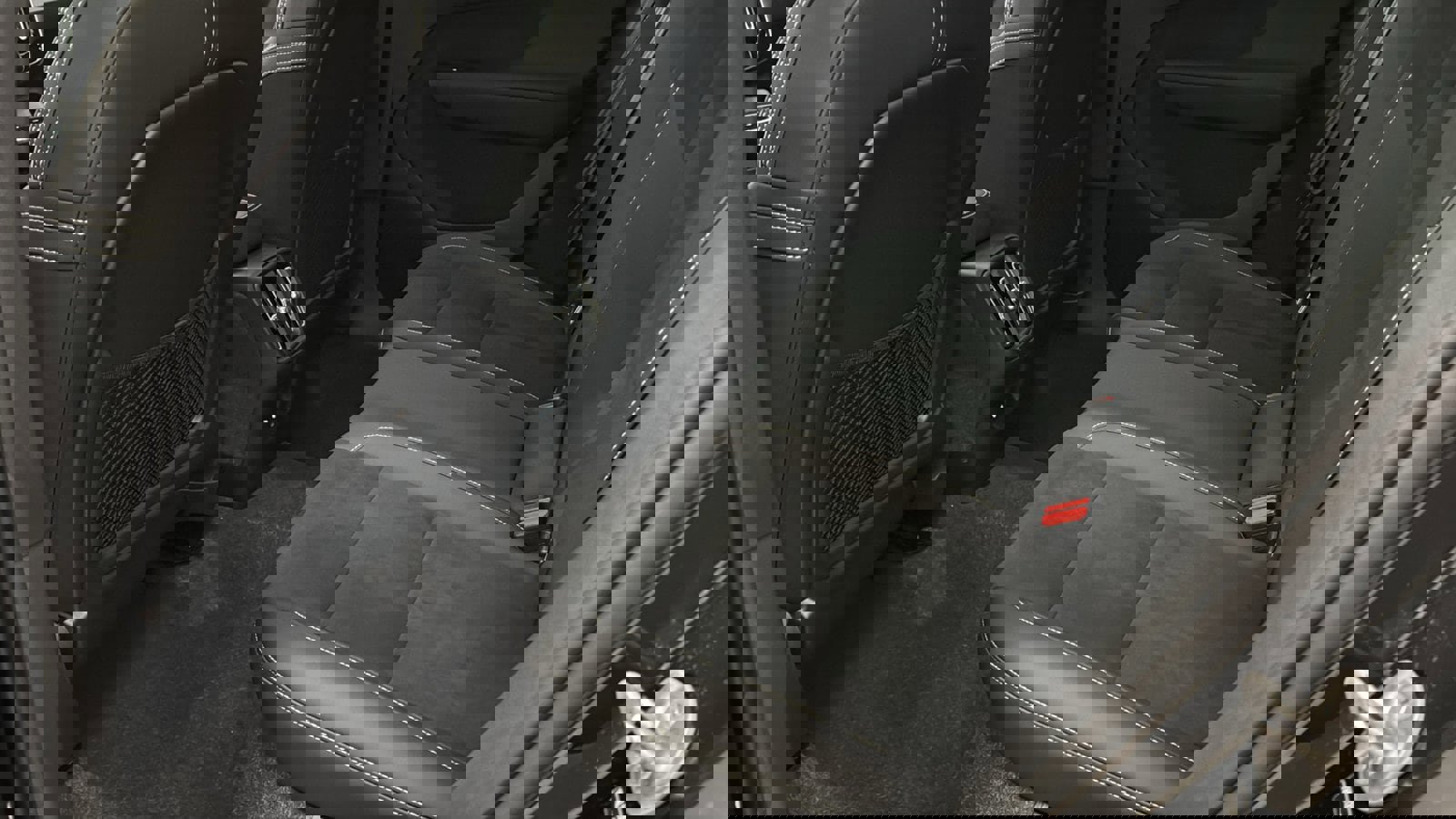 Used 2026 Volvo XC40 B5 Ultra w/ Protection Package Premier image 27