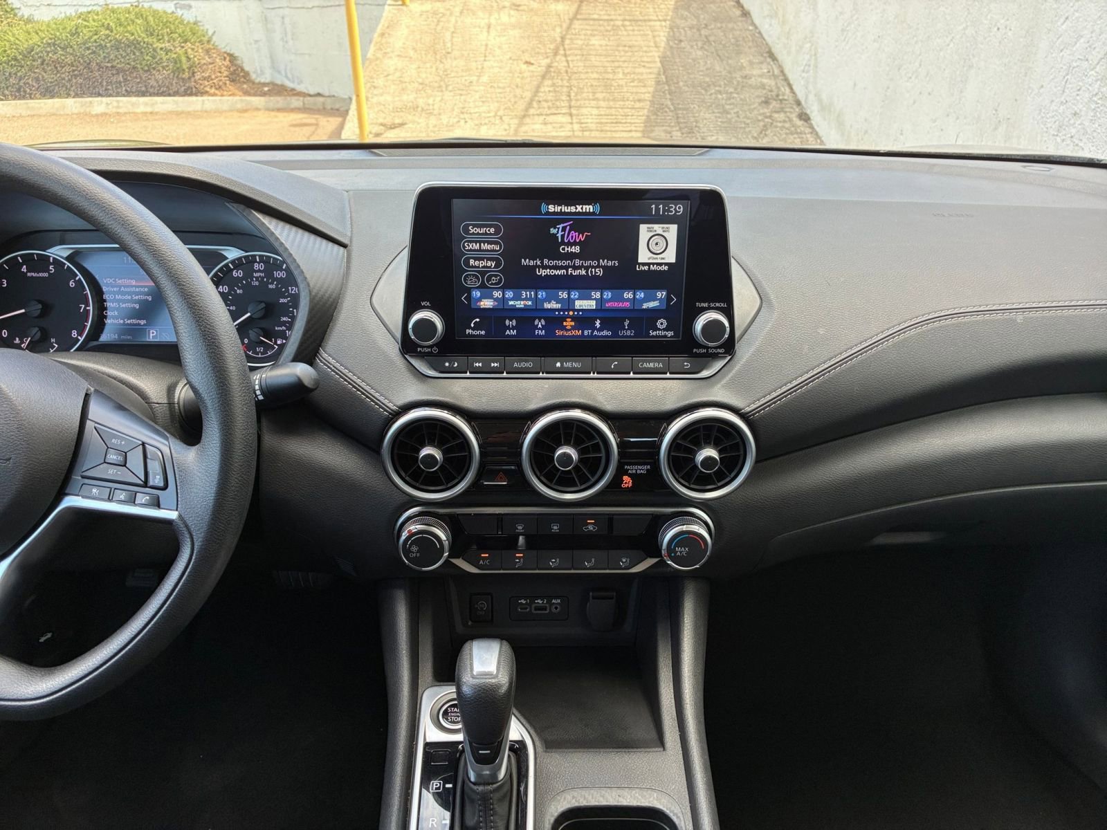 Used 2025 Nissan Sentra SV FWD image 17