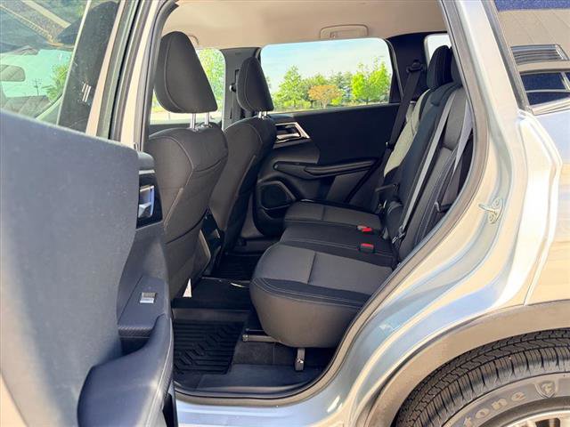 Used 2024 Mitsubishi Outlander ES image 12