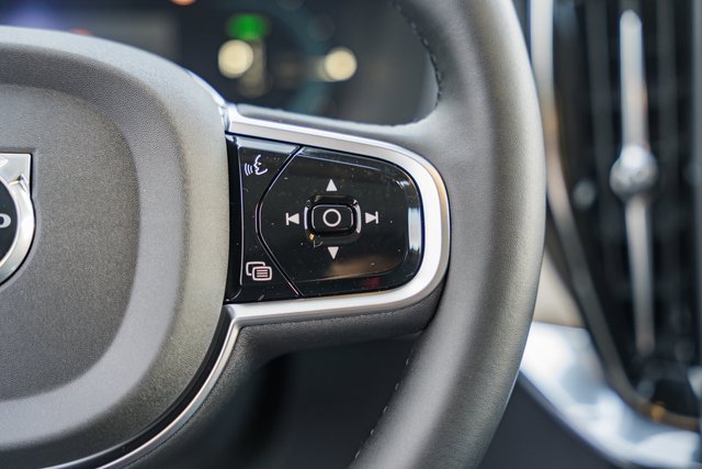 Certified 2025 Volvo XC90 T8 Plus w/ Protection Package Premier image 23