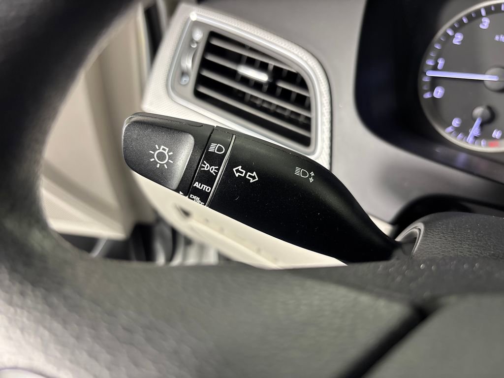 Used 2016 Hyundai Sonata SE image 17