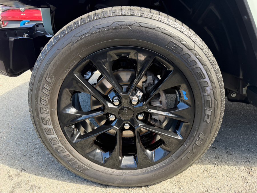 Used 2023 Jeep Wrangler Sahara AWD/4WD image 53