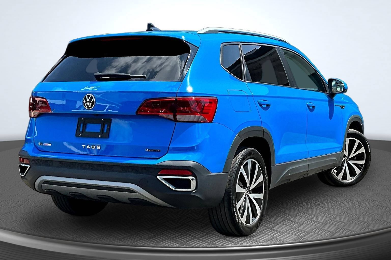 Used 2022 Volkswagen Taos SE AWD/4WD image 6