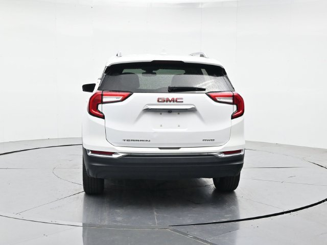 Used 2024 GMC Terrain SLT AWD/4WD image 8