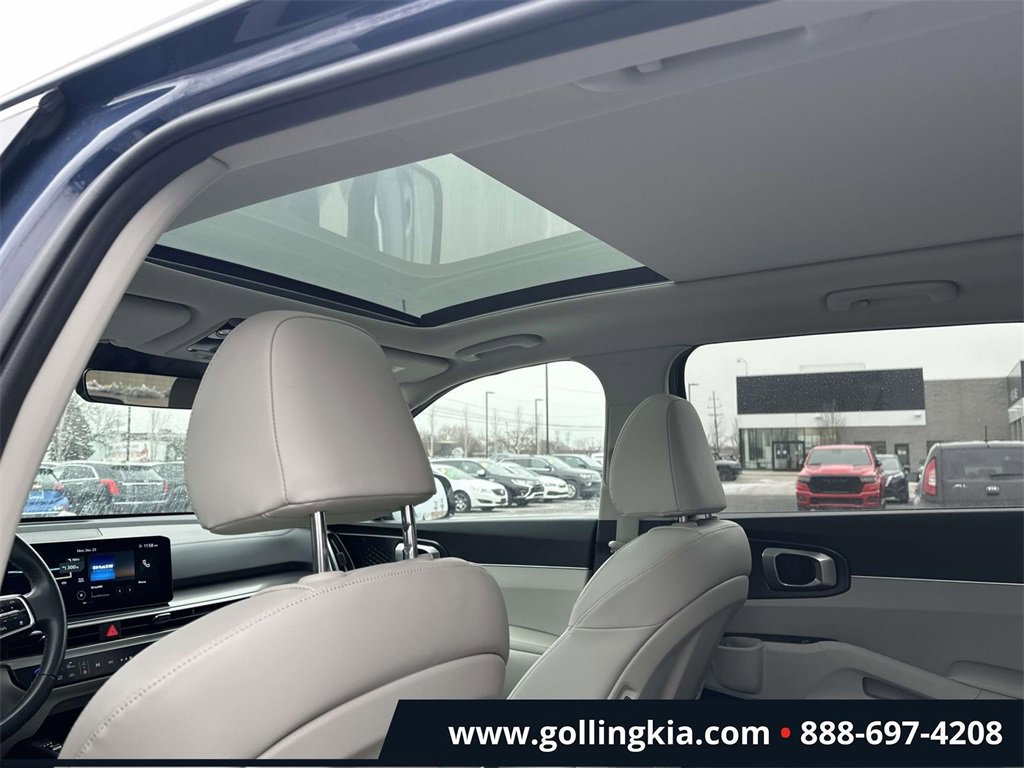 Certified 2024 Kia Sorento S w/ Panoramic Sunroof Package image 13