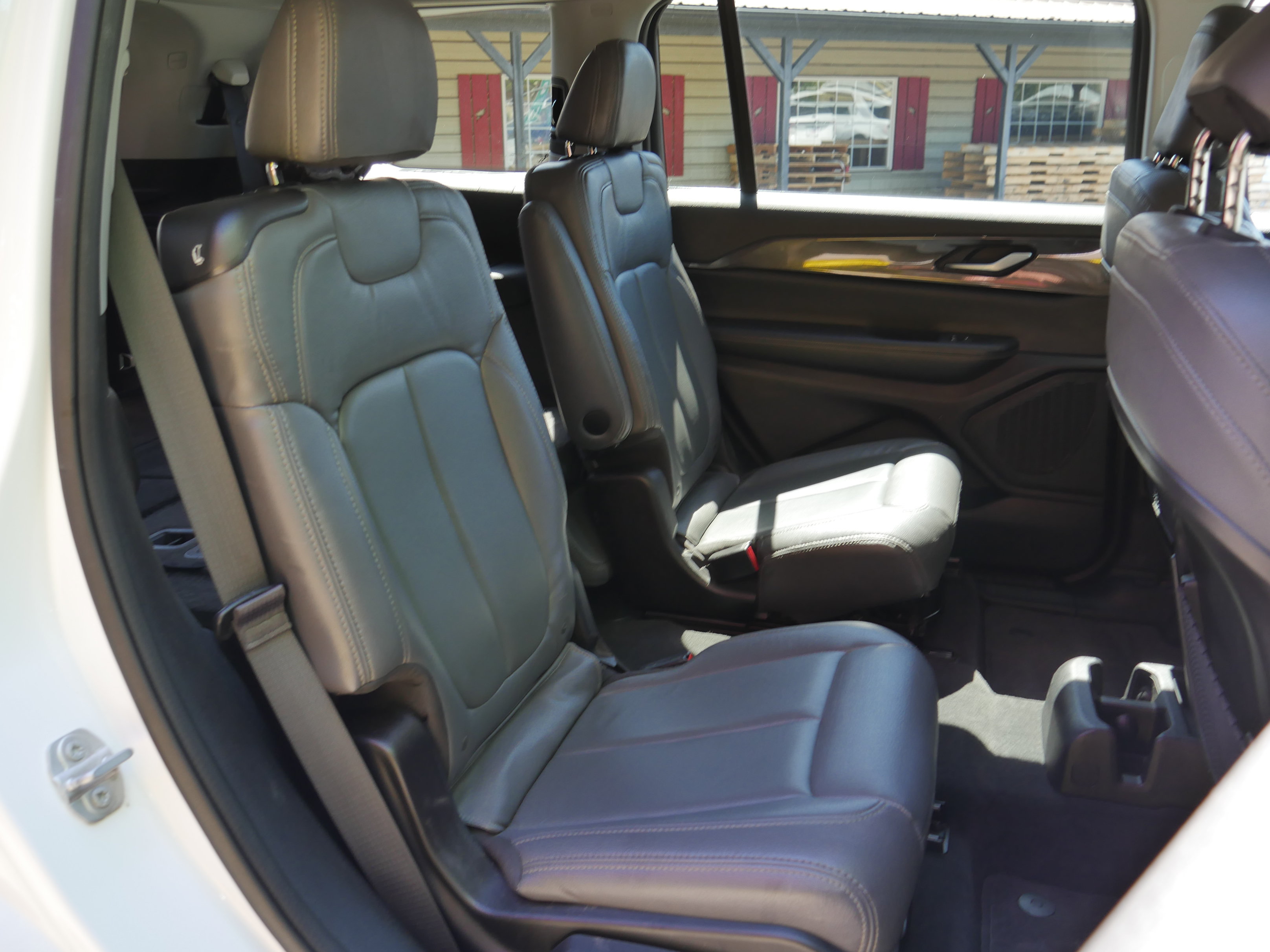 Used 2023 Jeep Grand Cherokee L Laredo AWD/4WD image 28
