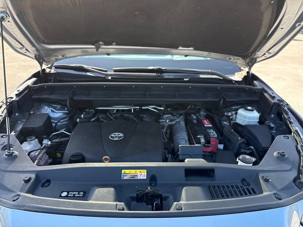 Used 2021 Toyota Highlander XLE FWD image 29