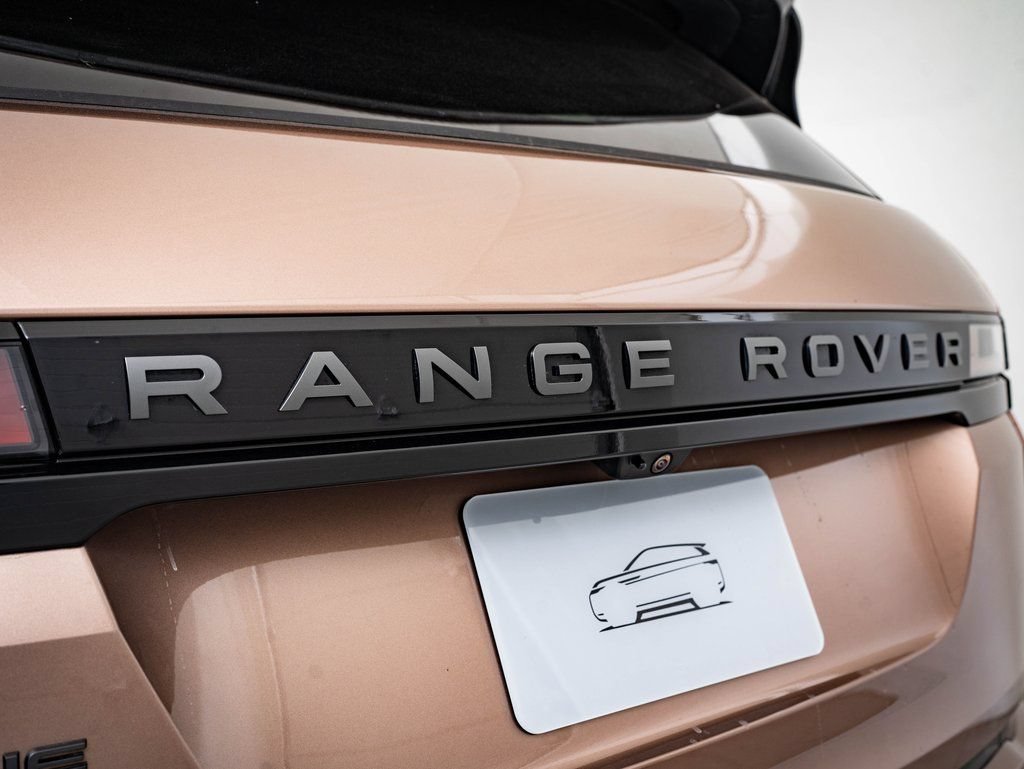 Used 2026 Land Rover Range Rover Evoque Dynamic SE AWD/4WD image 17