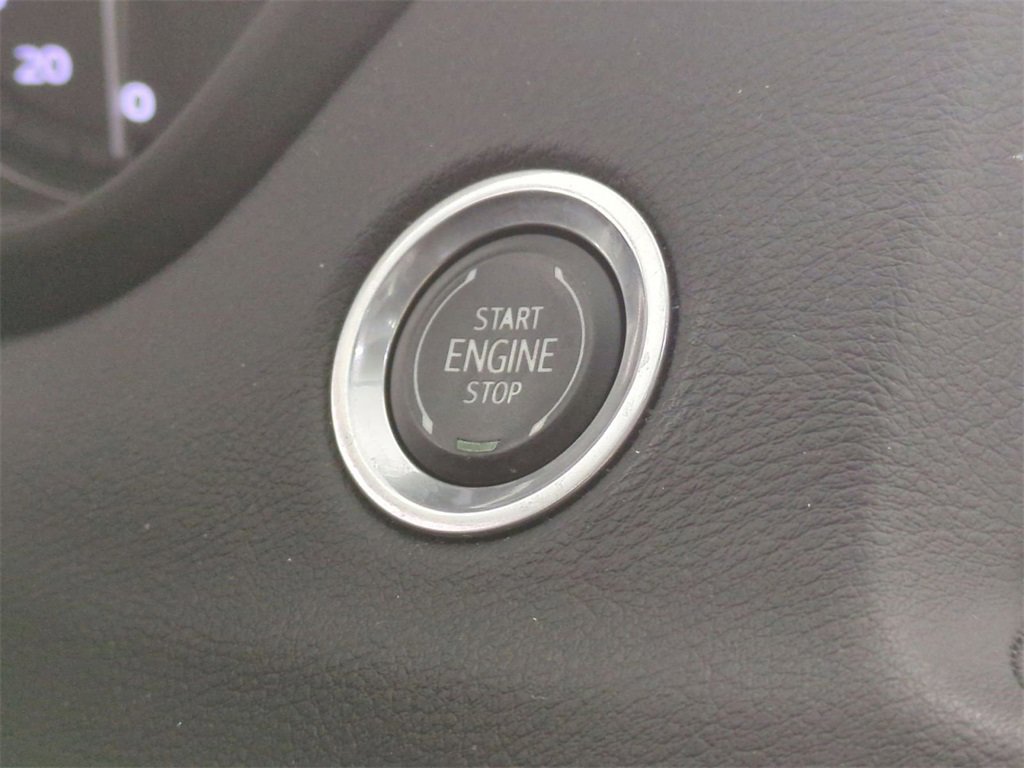 Used 2023 Cadillac XT4 Premium Luxury w/ Technology Package image 16