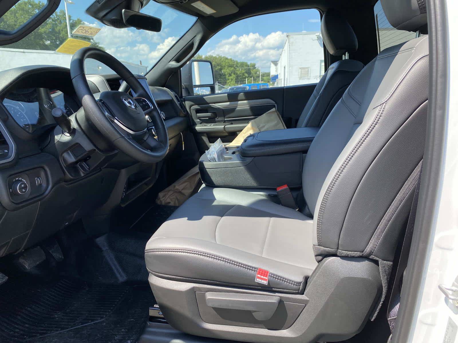 New 2026 RAM 3500 Tradesman AWD/4WD image 6