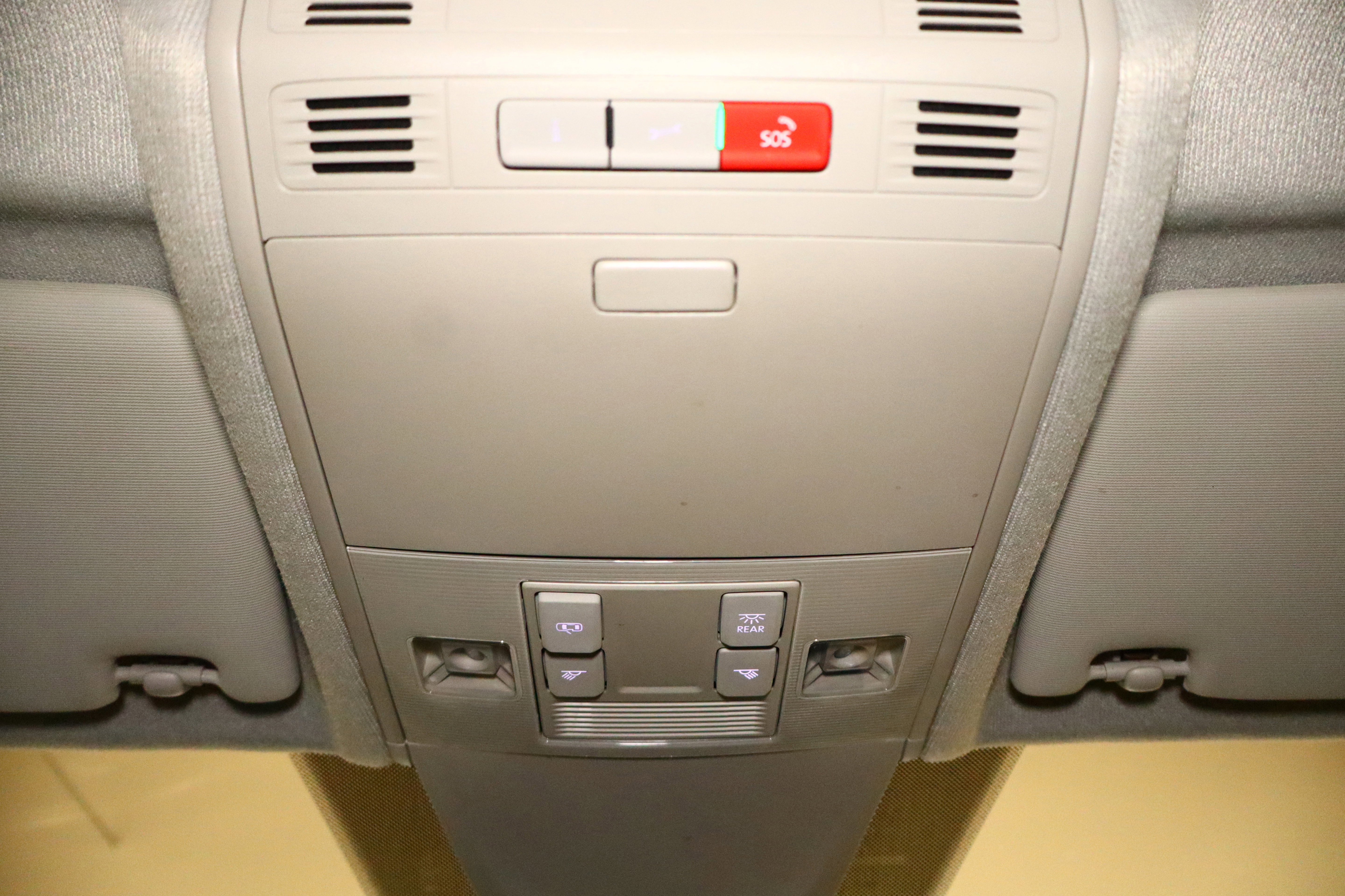 Used 2023 Volkswagen Tiguan SE image 38