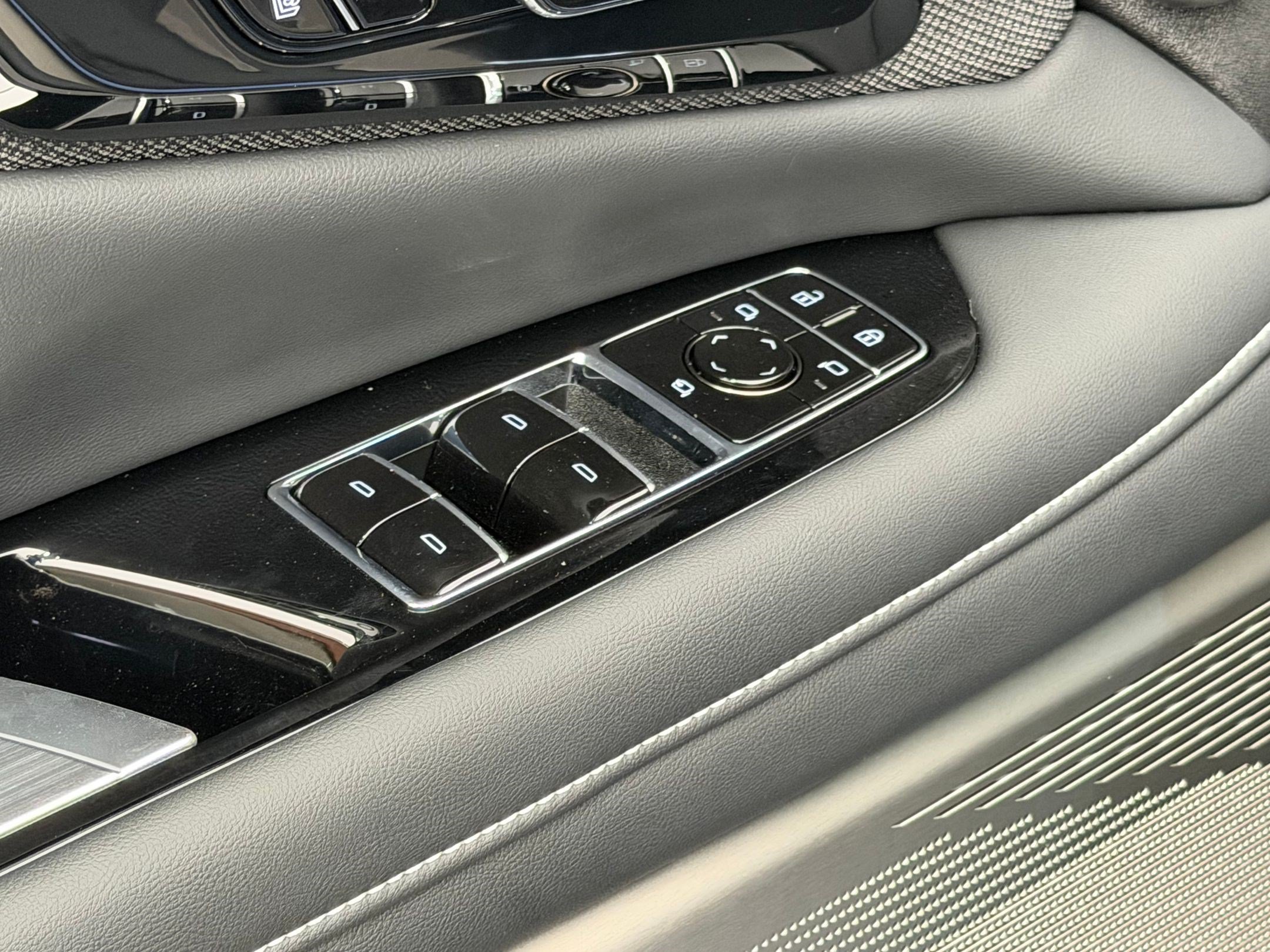 New 2027 Cadillac Optiq V w/ Deep Ocean Design Edition AWD/4WD image 49