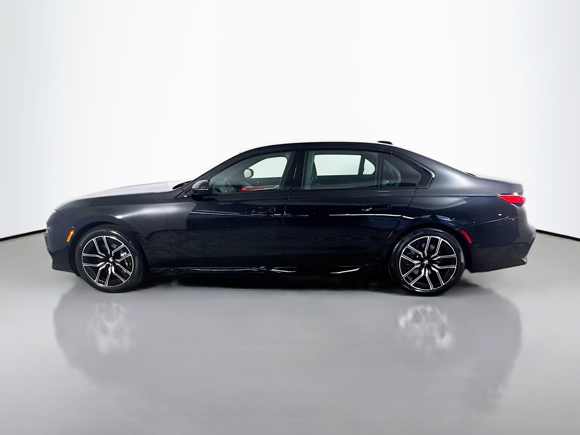 Used 2026 BMW 740i xDrive AWD/4WD image 6