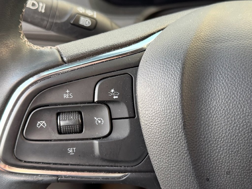 Used 2024 Buick Encore GX Preferred FWD image 23