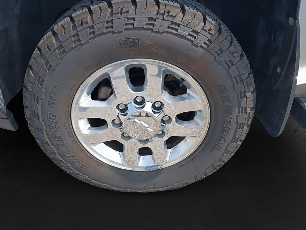 Used 2011 Chevrolet Silverado 2500 LTZ w/ LTZ Plus Package AWD/4WD image 11