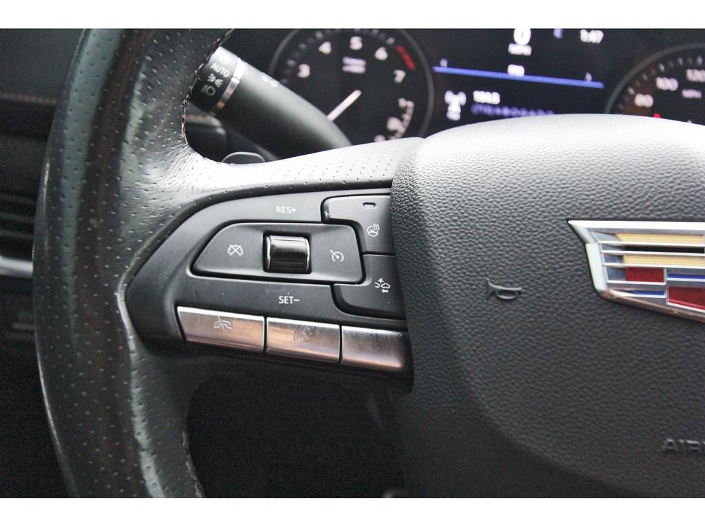 Used 2023 Cadillac XT4 Sport w/ Technology Package FWD image 15
