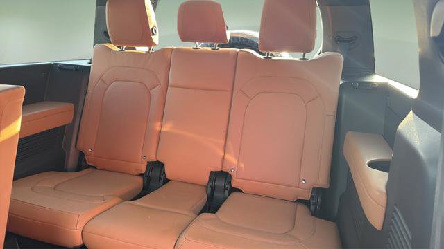 Used 2023 Land Rover Defender 130 SE image 39