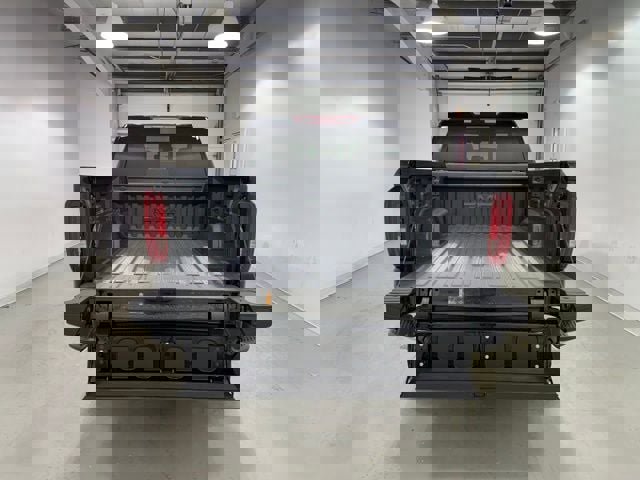 New 2026 GMC Sierra 1500 SLT w/ SLT Premium Package image 8